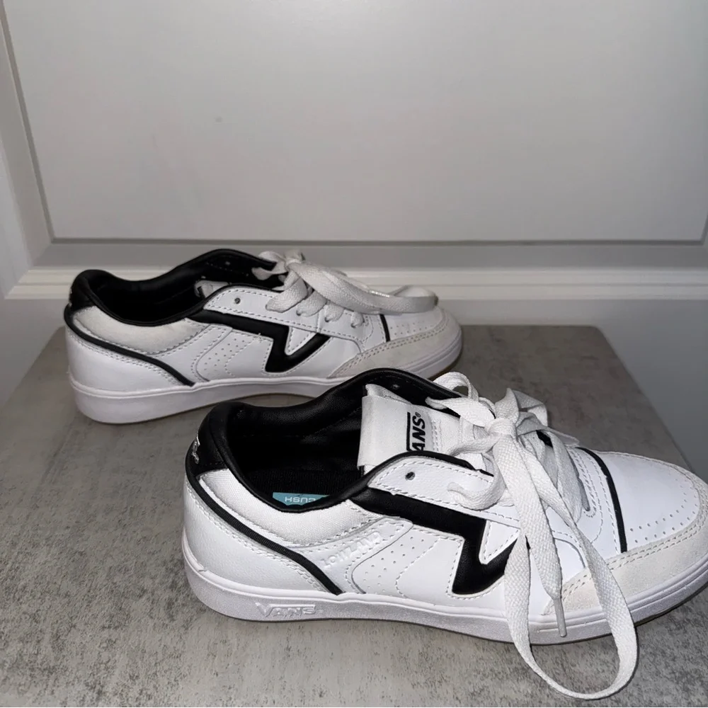 Vans Lowland Serio Collection Black/White Size 4.5 Men -
6 Women - Picture 2 of 7